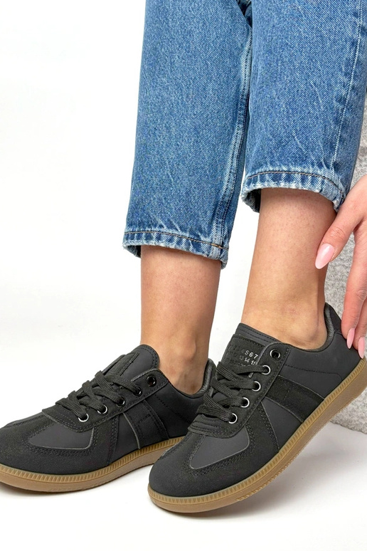 Czarne sneakersy na platformie Valentine