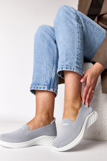 Szare wsuwane materiałowe...