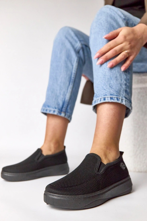 Czarne materiałowe tenisówki na...