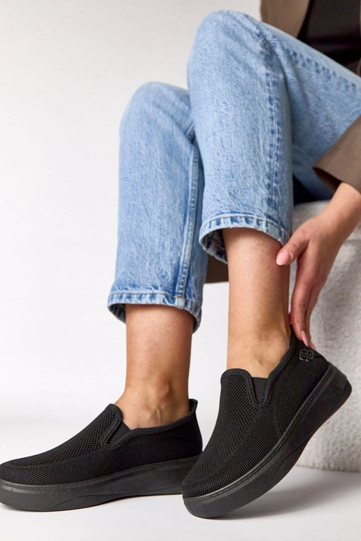 Czarne materiałowe tenisówki na...