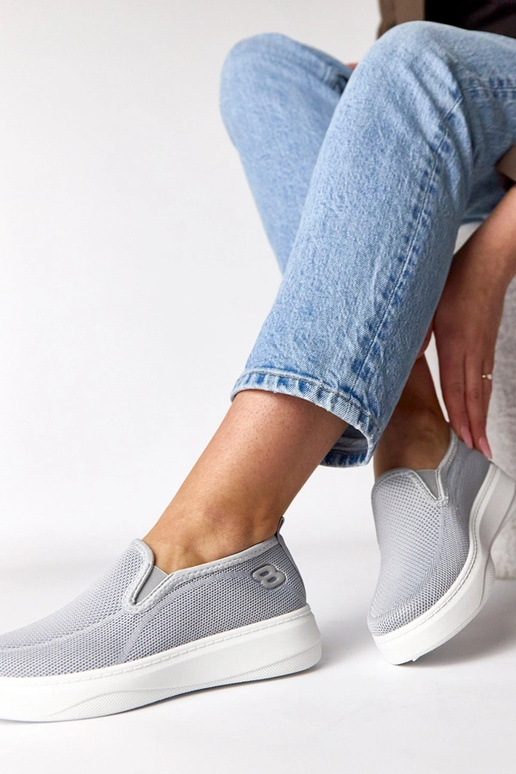 Szare materiałowe tenisówki na...