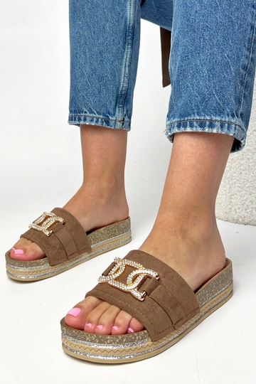 Brązowe klapki na... 2