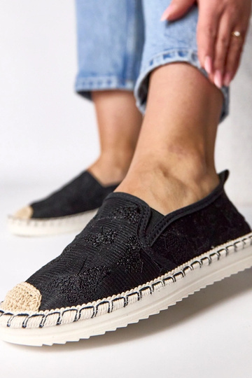 Czarne espadryle zdobione brokatem Lucie 2
