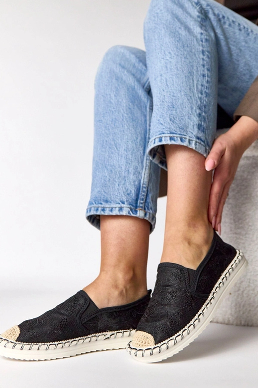Czarne espadryle zdobione brokatem Lucie