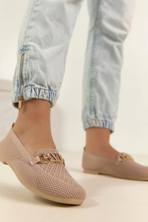 Różowe materiałowe mokasyny ze złotą...