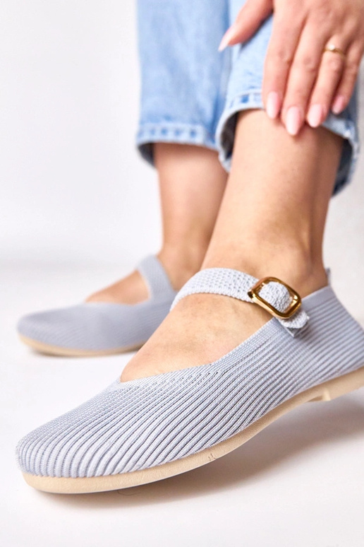 Szare balerinki materiałowe zapinane...