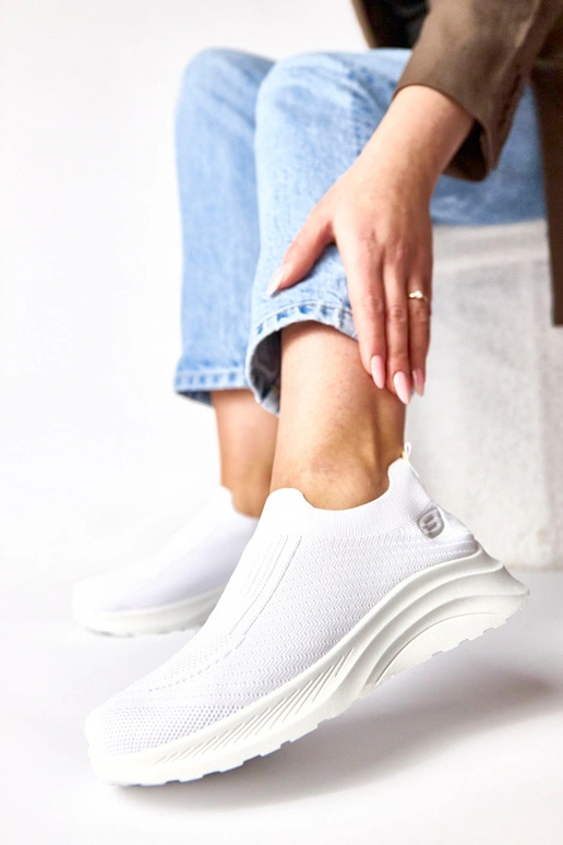 Białe sneakersy materiałowe wsuwane Gaia