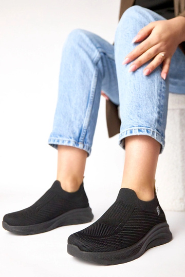 Czarne sneakersy materiałowe wsuwane Gaia