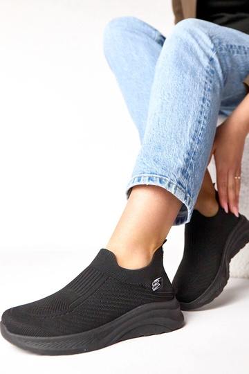 Czarne sneakersy materiałowe wsuwane Gaia 2
