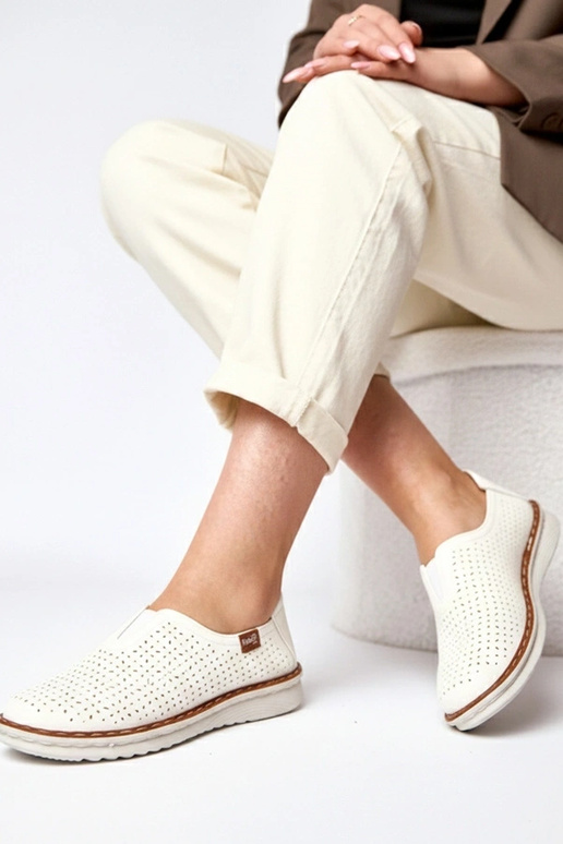 Białe ażurowe wsuwane półbuty Rosa