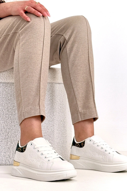 Białe Sneakersy Zdobione Tłoczeniem...