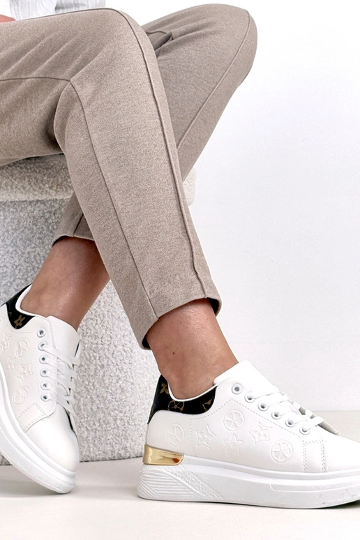 Białe Sneakersy Zdobione Tłoczeniem...