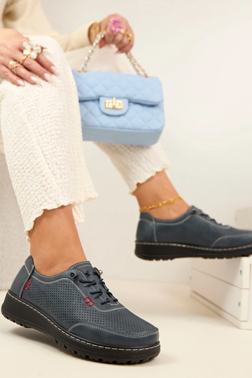 Granatowe Ażurowe Wsuwane...