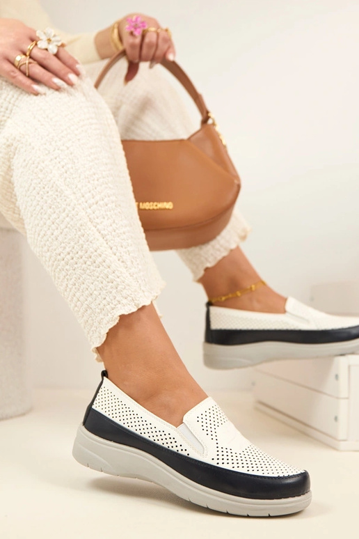 Biało-Granatowe Ażurowe Wsuwane...