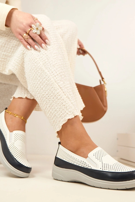 Biało-Granatowe Ażurowe Wsuwane...