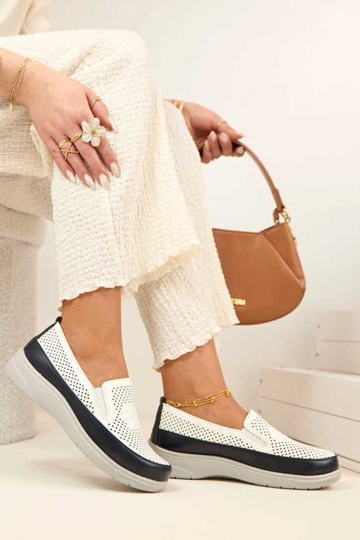 Biało-Granatowe Ażurowe Wsuwane...