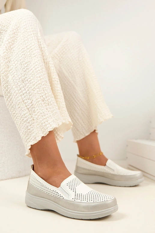 Biało-Srebrne Ażurowe Wsuwane Półbuty...