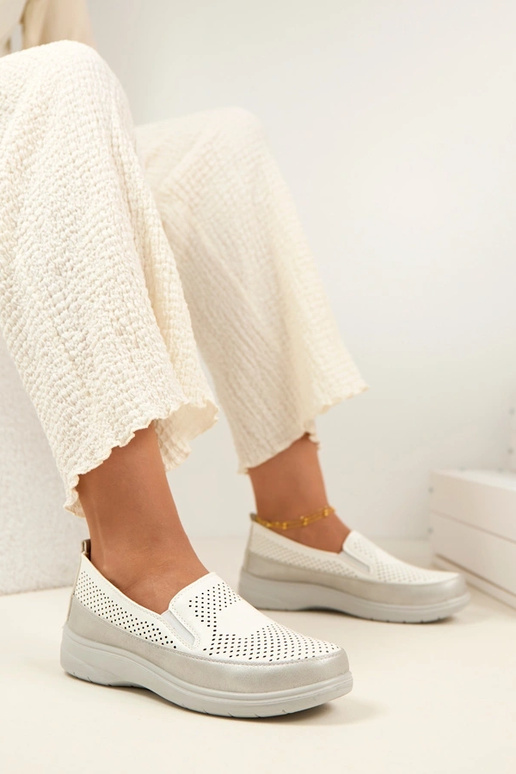 Biało-Srebrne Ażurowe Wsuwane Półbuty...