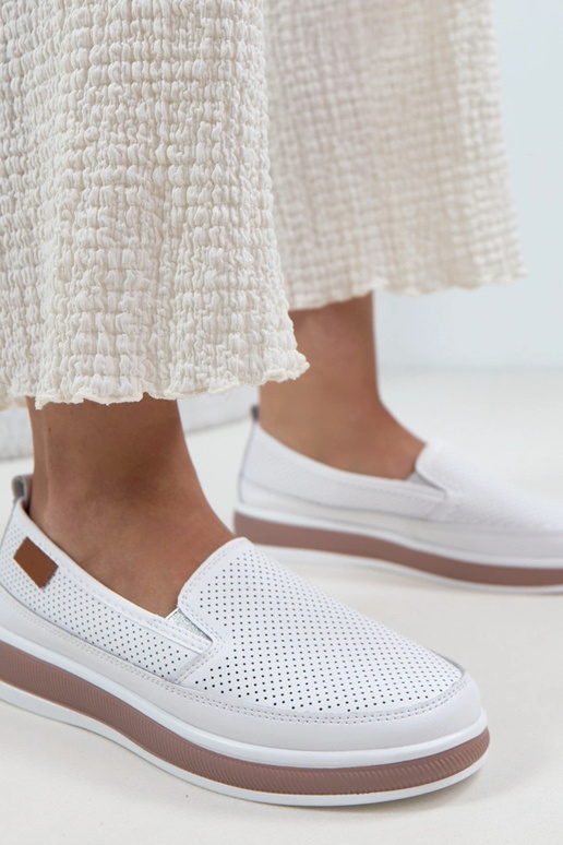 Białe Ażurowe Skórzane Wsuwane...