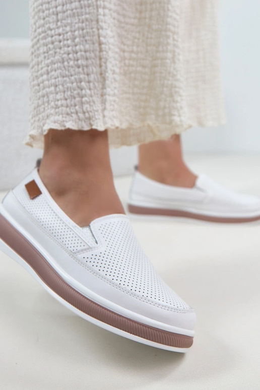 Białe Ażurowe Skórzane Wsuwane...