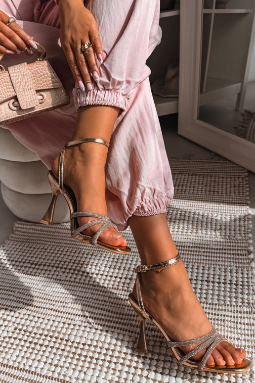 Sandały Damskie Na Obcasie Ze Zdobionymi Paskami Szampańskie Gedira