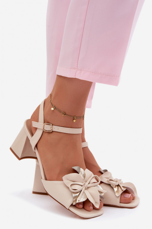 Women's Block Heel Sandals With Decorative Flower Vinceza 20283 Beige