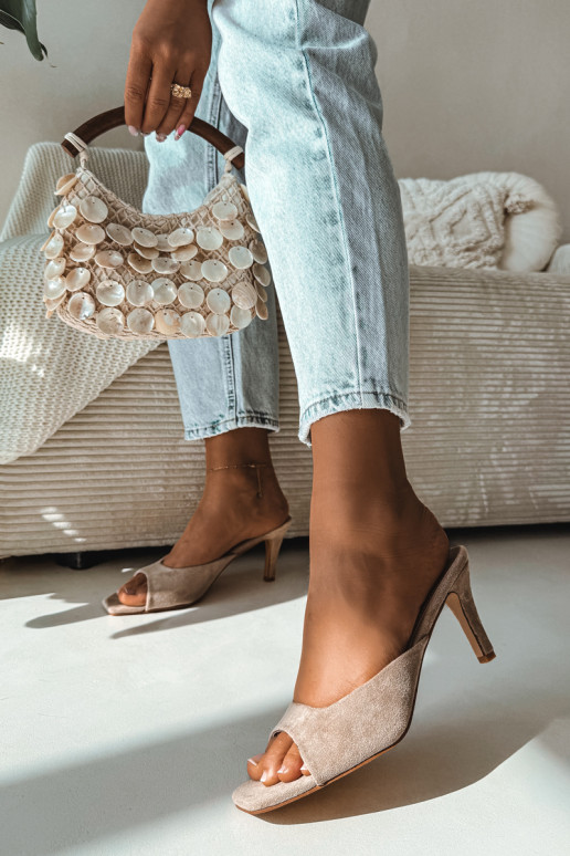 Klapki Damskie Na Smukłym Obcasie Beżowe Revina