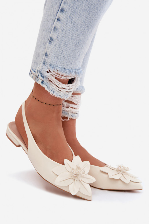 Women's Flat Heel Sandals With Decorative Flower Jasnobeżowe Telivette