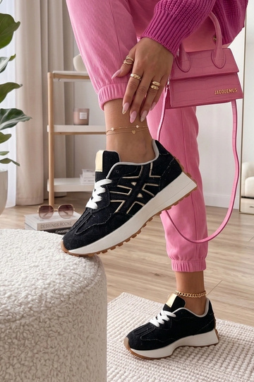 Czarne sneakersy na platformie Constanza 2