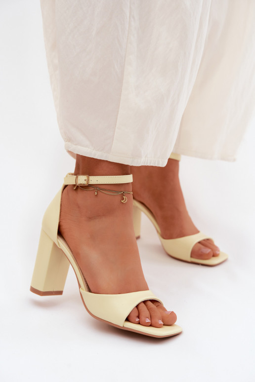 Women's Block Heel Sandals In Faux Leather Yellow Melvra