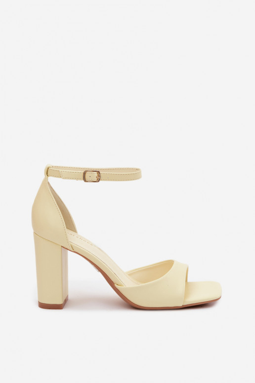 Women's Block Heel Sandals In Faux Leather Yellow Melvra