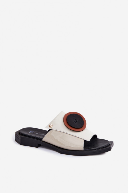 Sand and black leather women's slippers with geometric design Tai turiciejka K7479-01