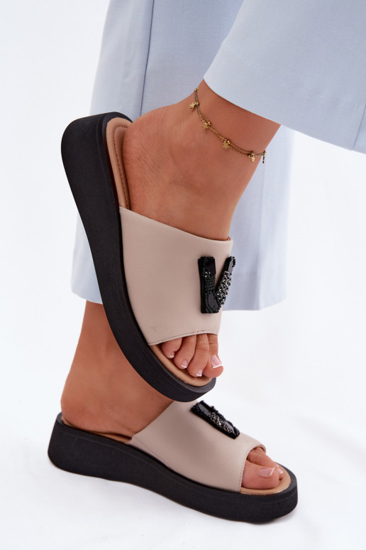 Leather Women's Slides With V Letter On Platform Vinceza 66950 Beige