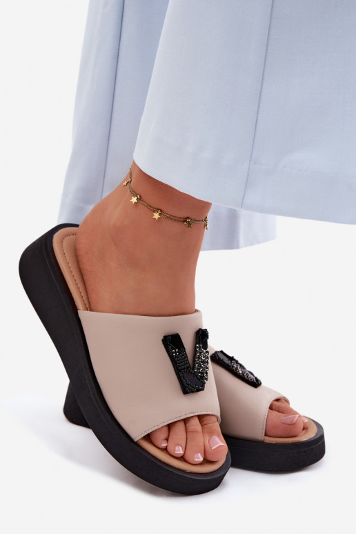 Leather Women's Slides With V Letter On Platform Vinceza 66950 Beige