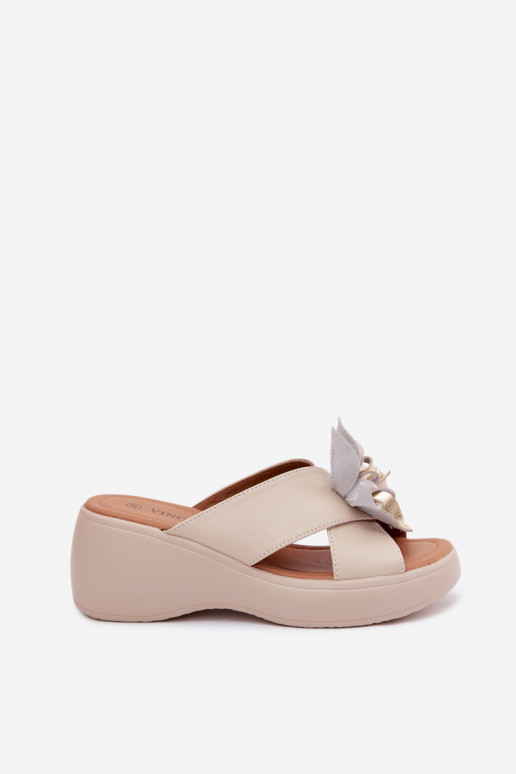 Leather platform slippers with decorative flowers Vinceza 41511, sand color