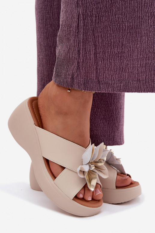 Leather Platform Sandals With Decorative Flower Vinceza 41511 Beige