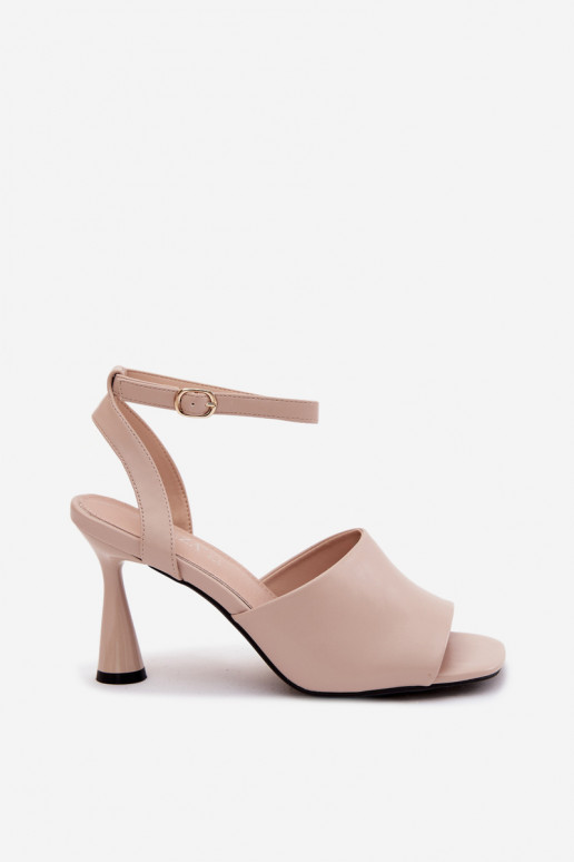 Beige women's sandals with small heels Vinceza 62297