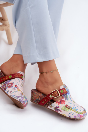 Leather women's slippers with platform and flowers in various colors