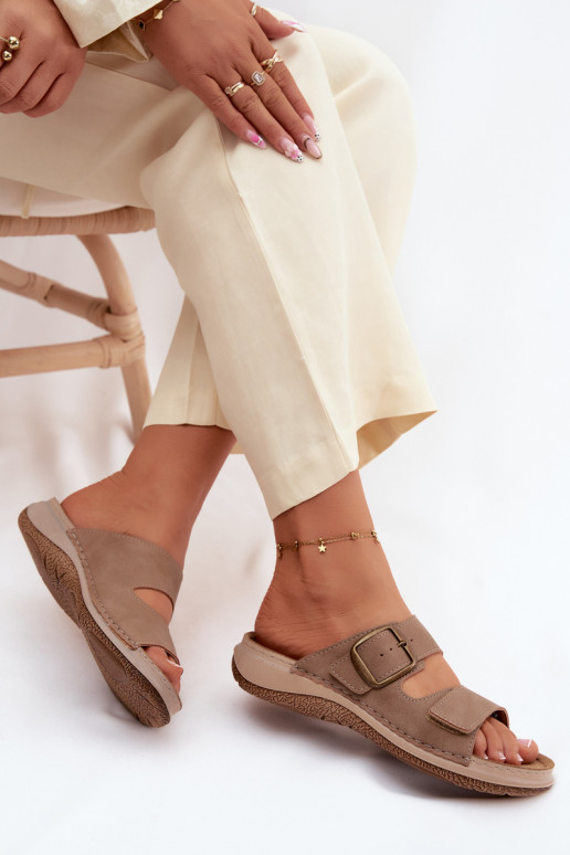 Women's slippers with buckles and sticky closure in brown