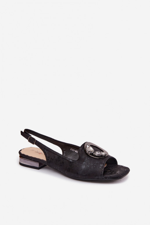 Flat sandals for women with ornaments in black color