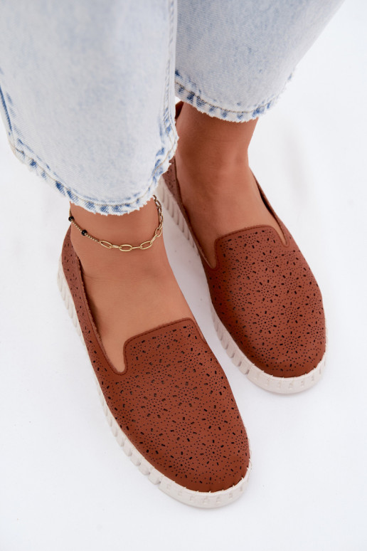 Brązowe ażurowe buty wsuwane Salty