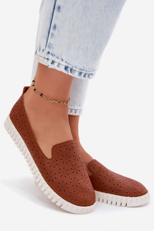 Brązowe ażurowe buty wsuwane Salty