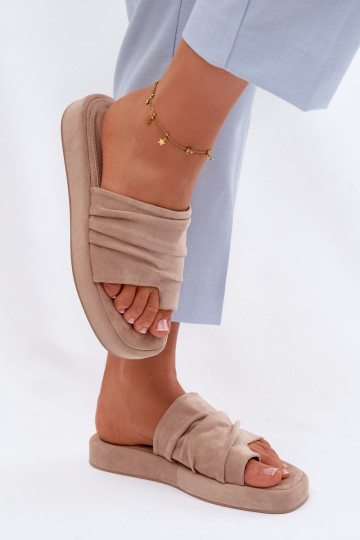 Sand-colored women's slippers with ruffles Gelmira