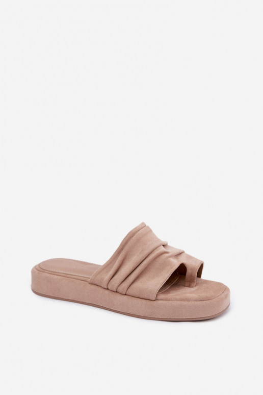 Sand-colored women's slippers with ruffles Gelmira