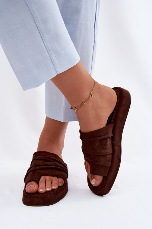 Brown women's slippers with ruffles Gelmira