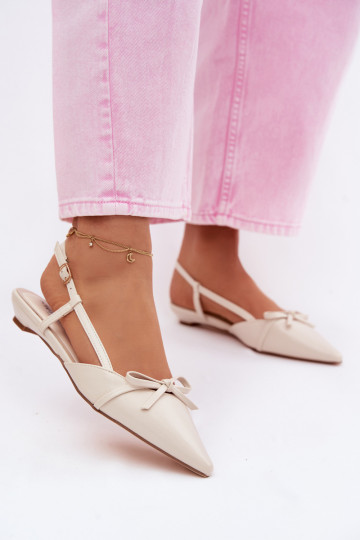 Ivory women's sandals made of faux leather on a low heel Jelmera