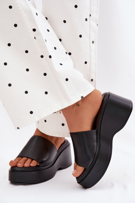 Klapki Damskie Na Koturnie Czarne Virelia