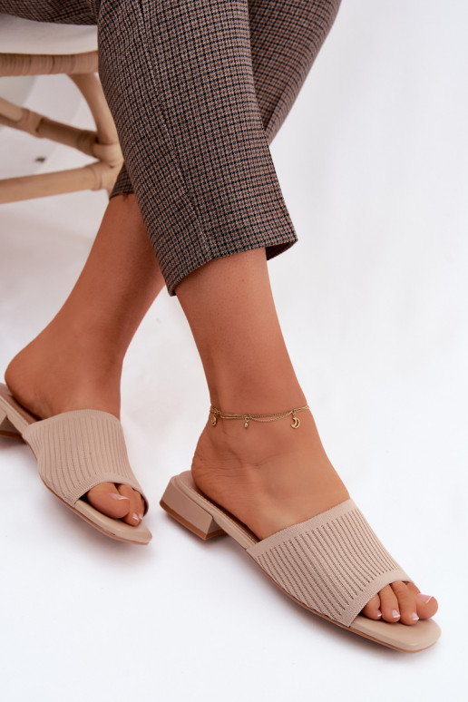 Beżowe damskie klapki z szerokimi obcasami Belissea