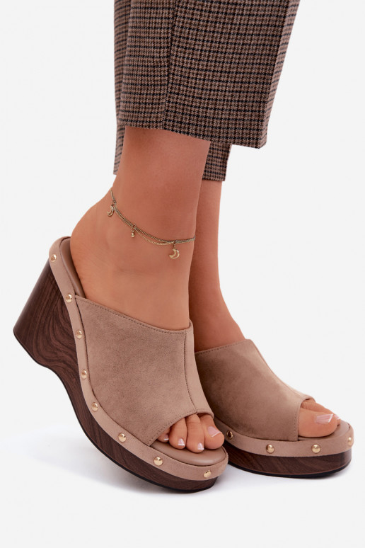 Women's slippers with platform in faux suede with golden studs in sand color Norvia