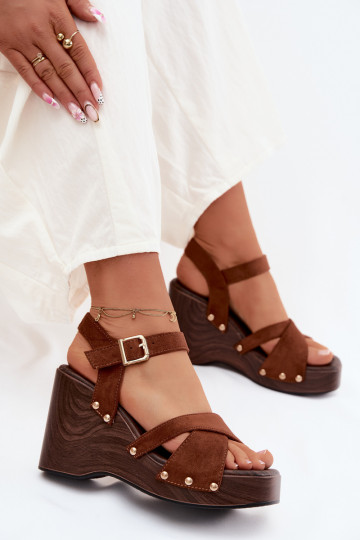 Sandały Damskie Na Koturnie Ze Złotymi Ćwiekami Camel Velvra